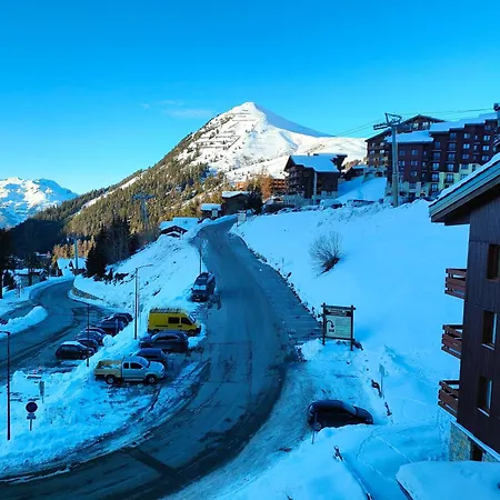 5 P Belle Plagne Skis Aux Pieds La Plagne